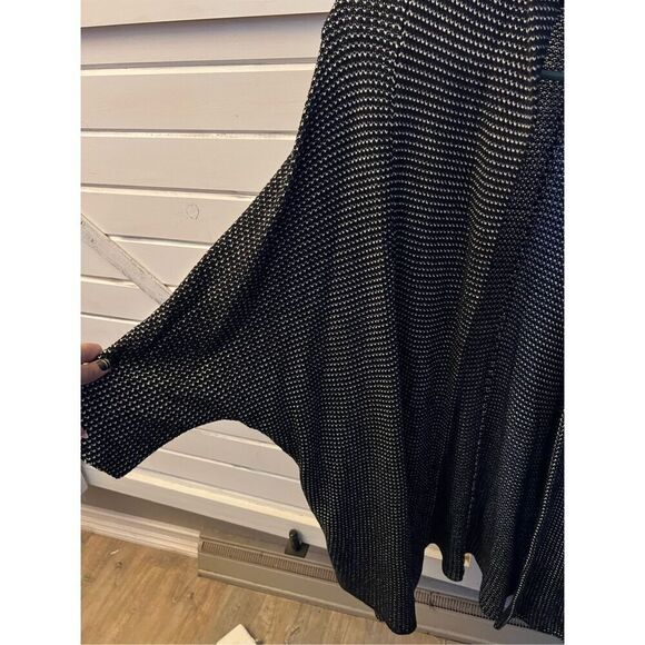 Express Women’s Black & White Long Bat Wing Cardigan Size XS/S - Picture 3 of 8
